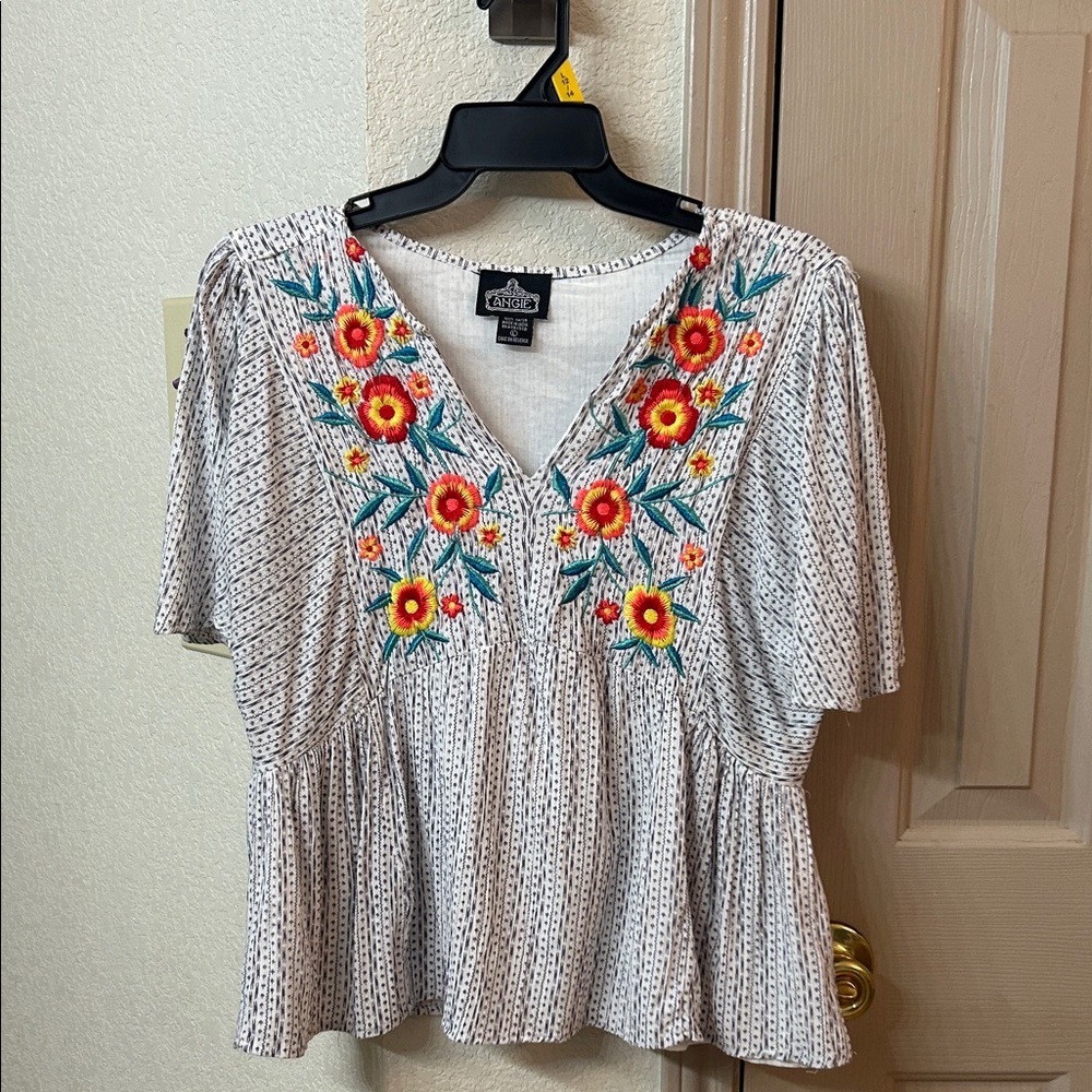 Angie White Floral Embroidered Blouse